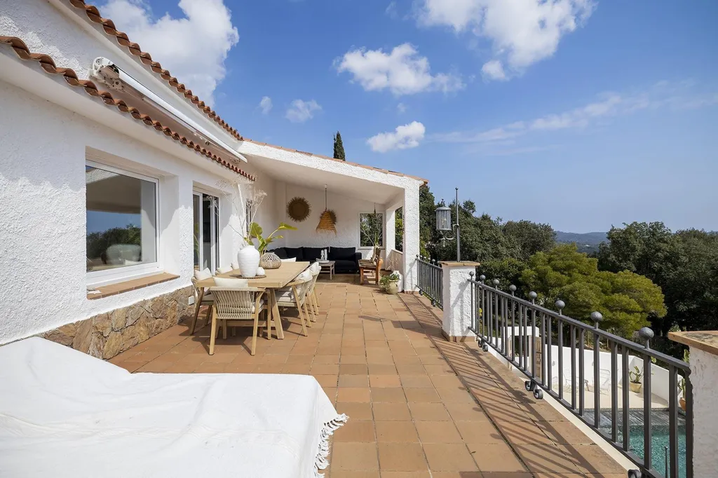 Terrasse - Renovated Villa with Sea View in Vall-Llobrega