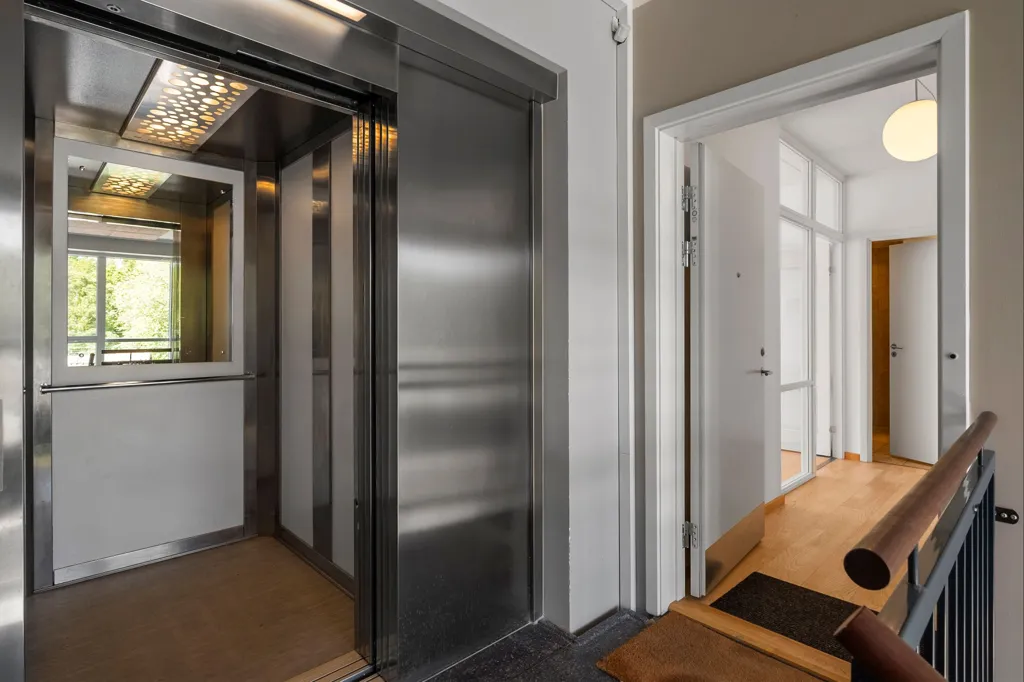 Esik - Apartment with High Ceilings in Allerød