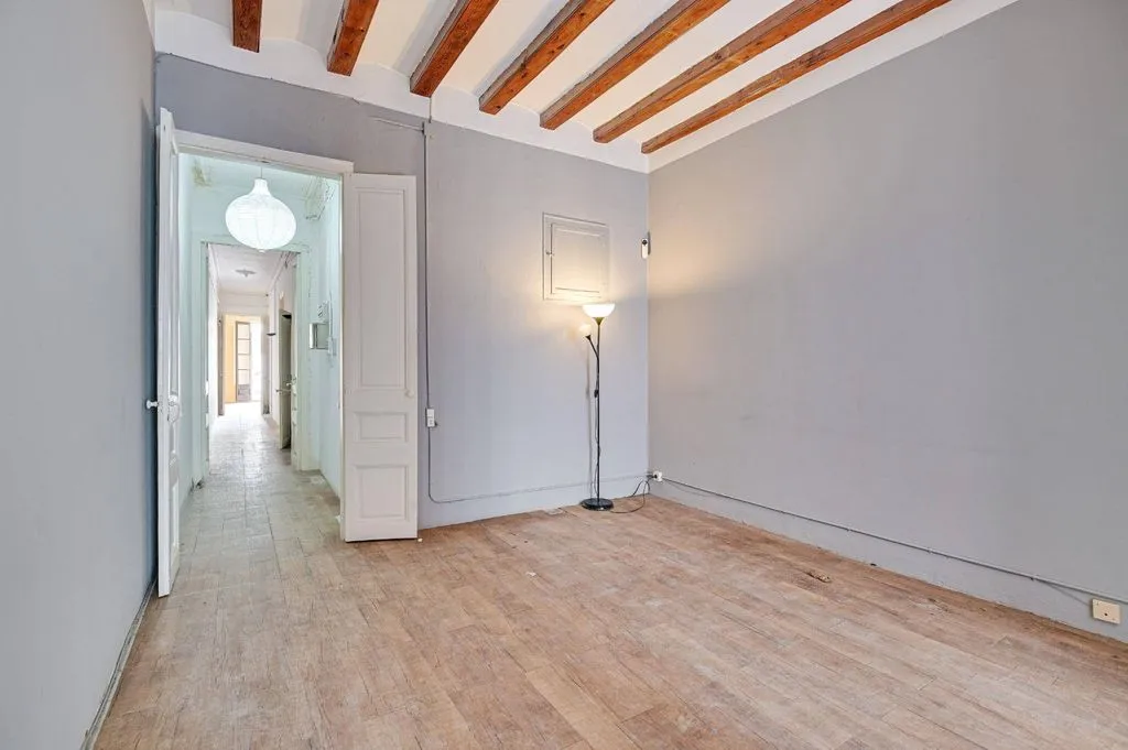 Toad - Luxury Apartment for Renovation in Eixample, Barcelona