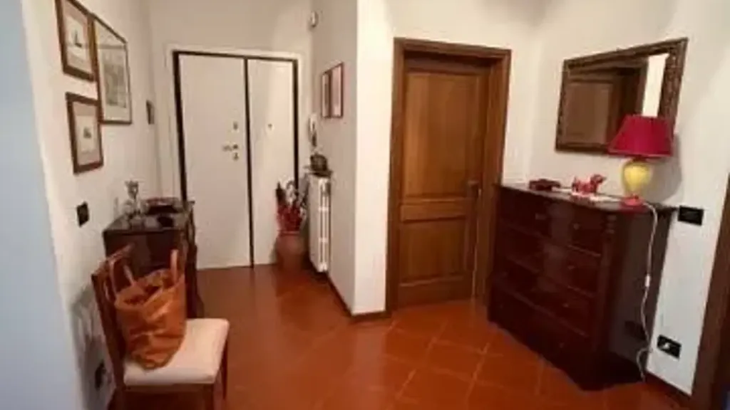 Esik - Completely Ristrutturated Apartment with Balcony in Florence