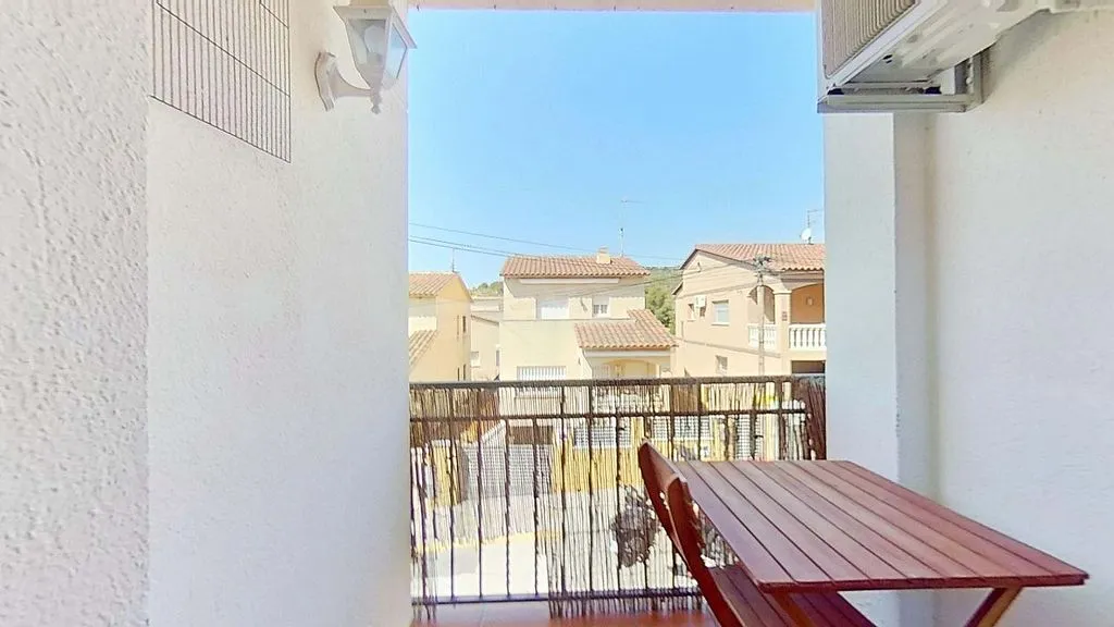 Balcon - Semi-detached House with Balconies in Roda de Barà
