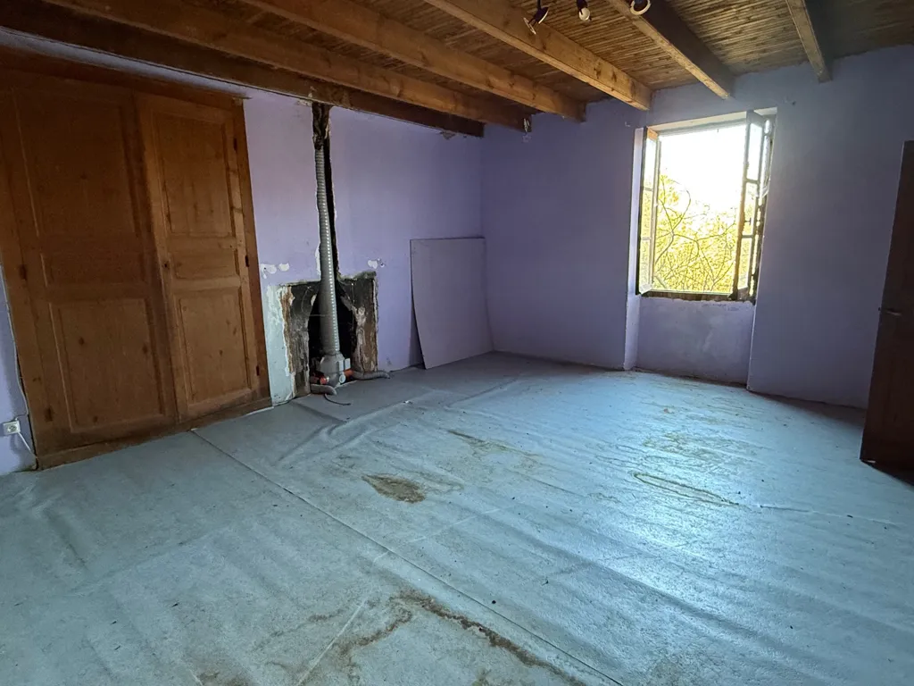 Pièces - Maison en Pierre avec Grand Terrain à Gavaudun