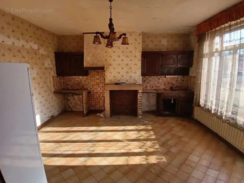 Cuisine - Maison de Ville à Rénover avec Jardin