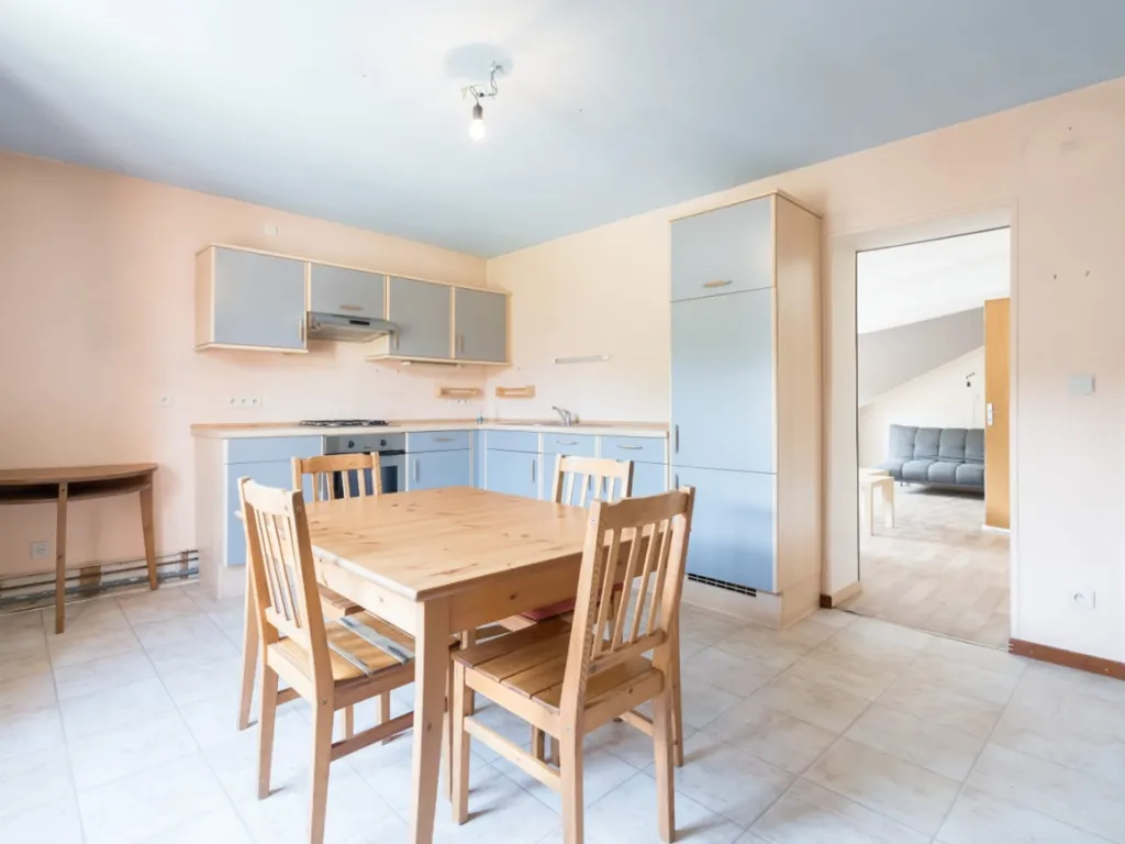 Salle à manger - Maison avec Gîte et Studio à Herbeumont