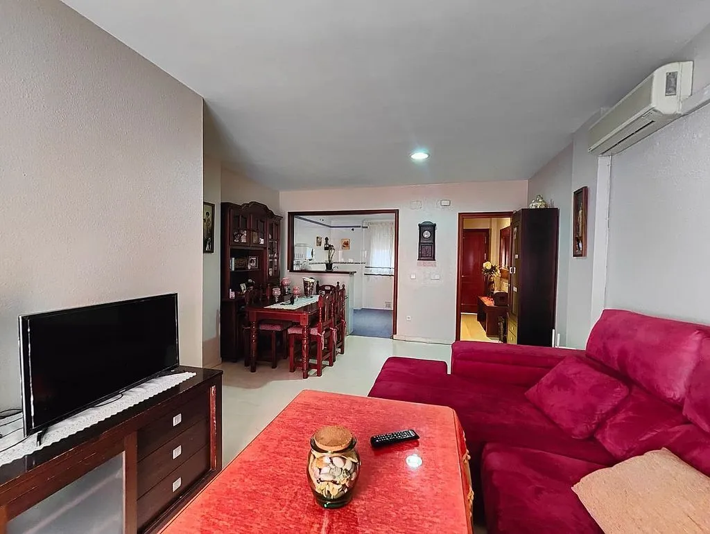 Séjour - Apartment with Balcony in Los Palacios