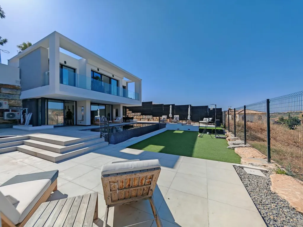 Piscine - Detached Villa with Pool in Estepona