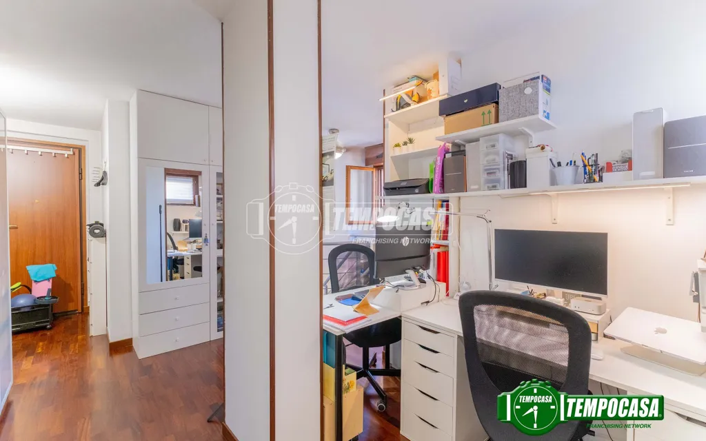 Kabinet - Modernised Three-Room Flat with Balcony in Milan