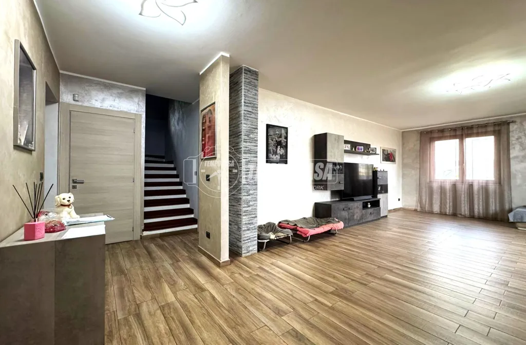 Elutuba - Modern Villa with Garden in Druento