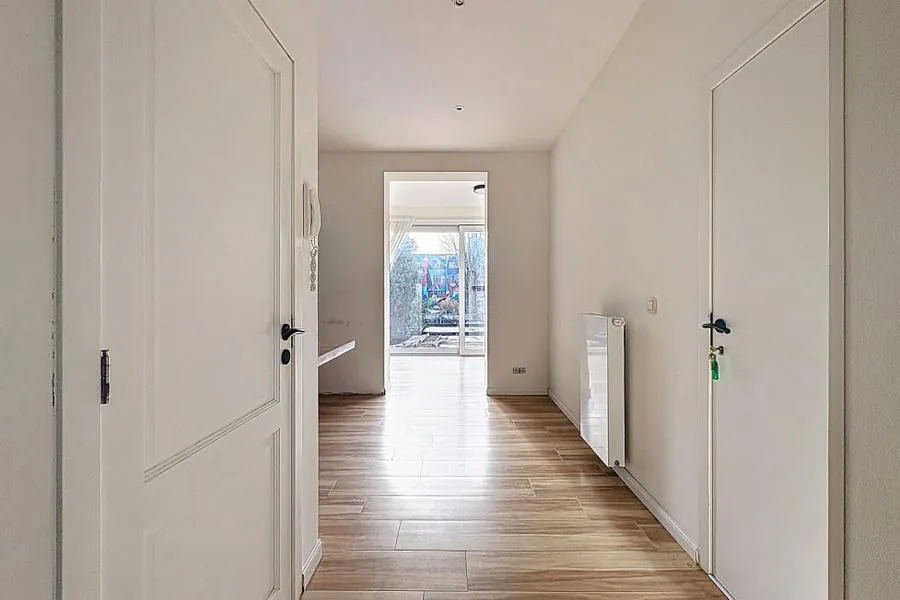 Entrée - Bureau Fonctionnel à Jette, Rue Tilmont