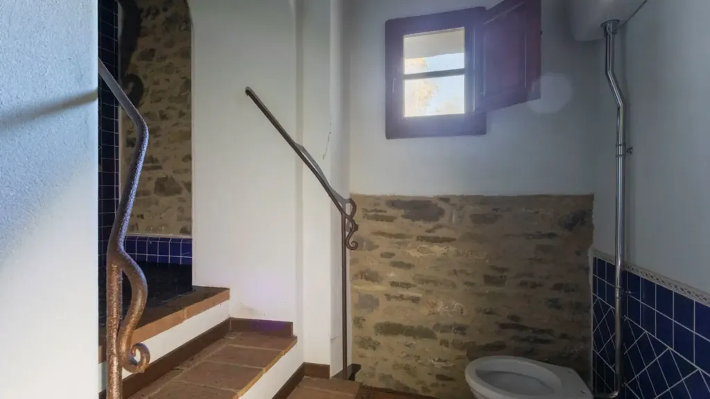 Bathrooms - Casale with Pool in Gaiole in Chianti