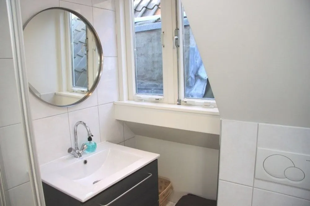 Vannitoad - Furnished Apartment with Balcony in Rotterdam