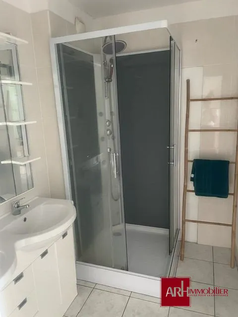 Vannitoad - Furnished Flat with Ocean View in St Denis