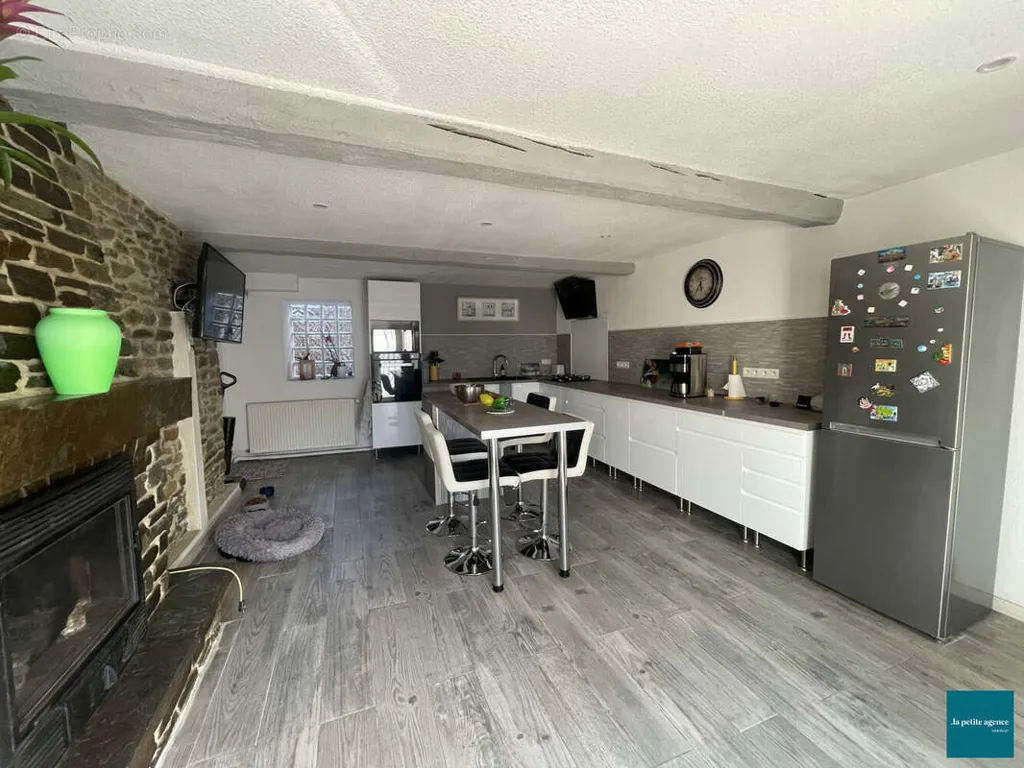 8-toaline maja asukohas Esson
