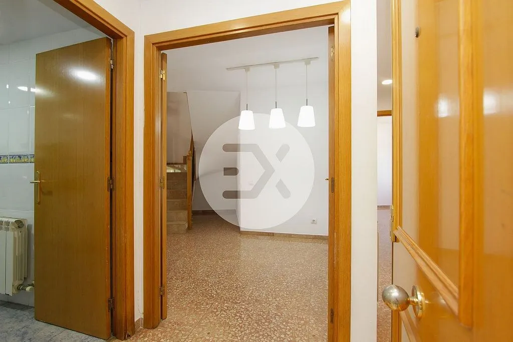 Entrée - Duplex with Terrace in Centre, Sant Boi de Llobregat