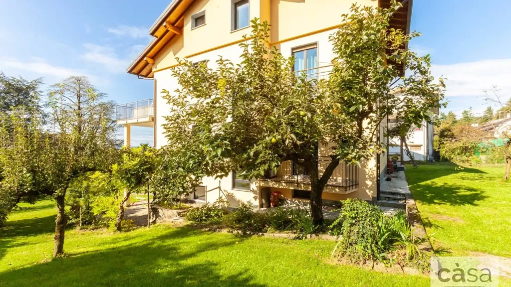Giardino - Luxury Villa with Lake View in Comerio