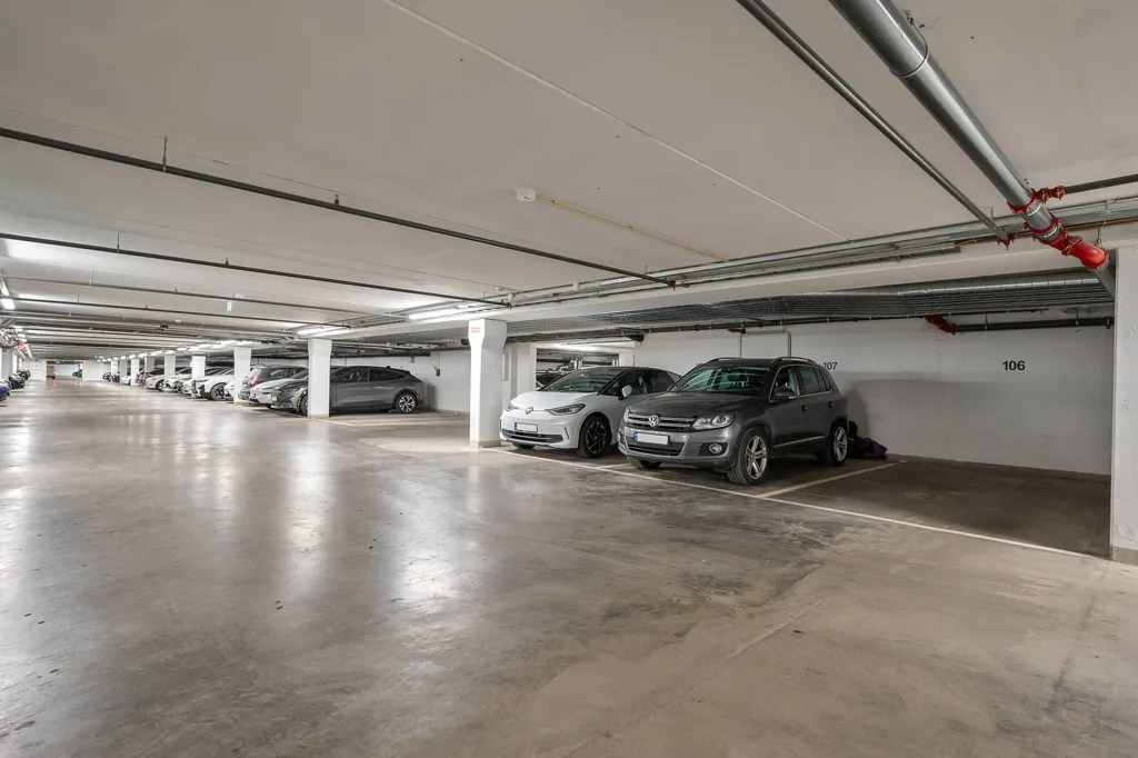 Garage - Modern Villa with Terraces in Billingstad