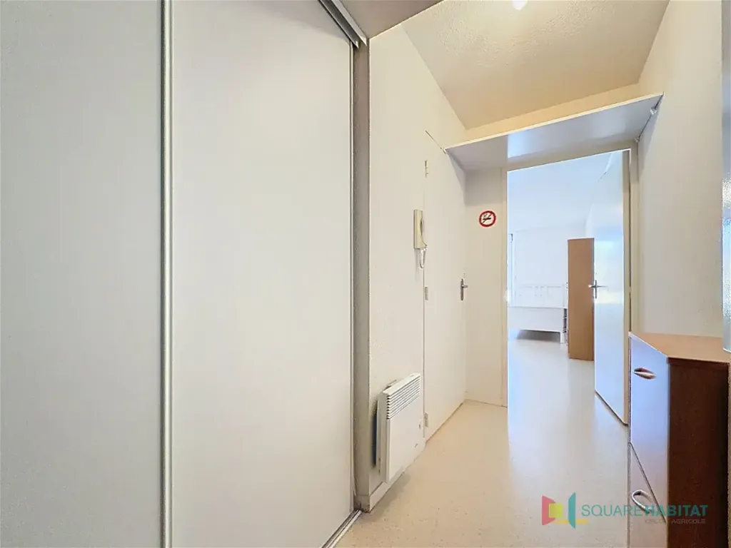 Esik - Meubled Studio with West View in Rennes