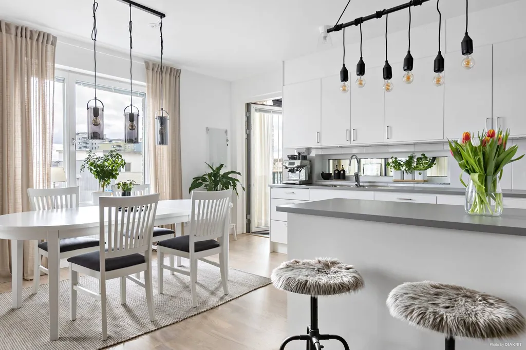 Dining Room - Modern Apartment with Balconies in Örebro