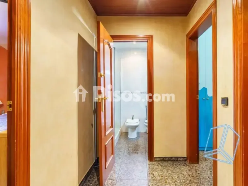 Esik - Ground Floor Flat with Balcony in Gavà