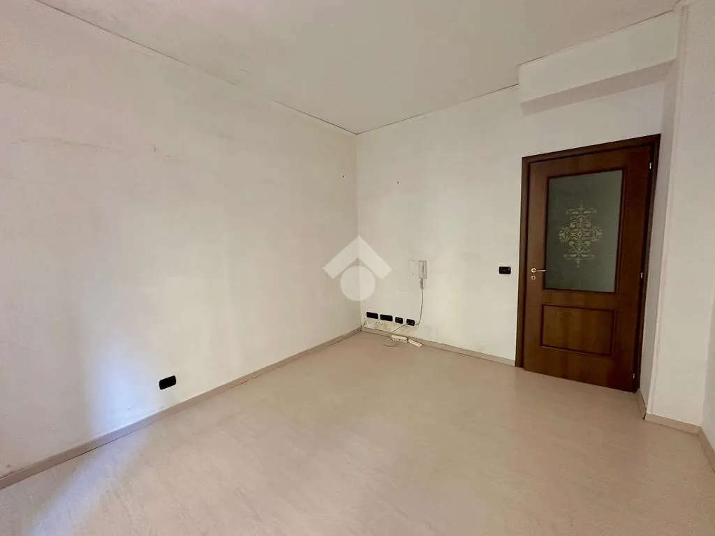 Pièces - Studio Flat for Rent in Central Naples