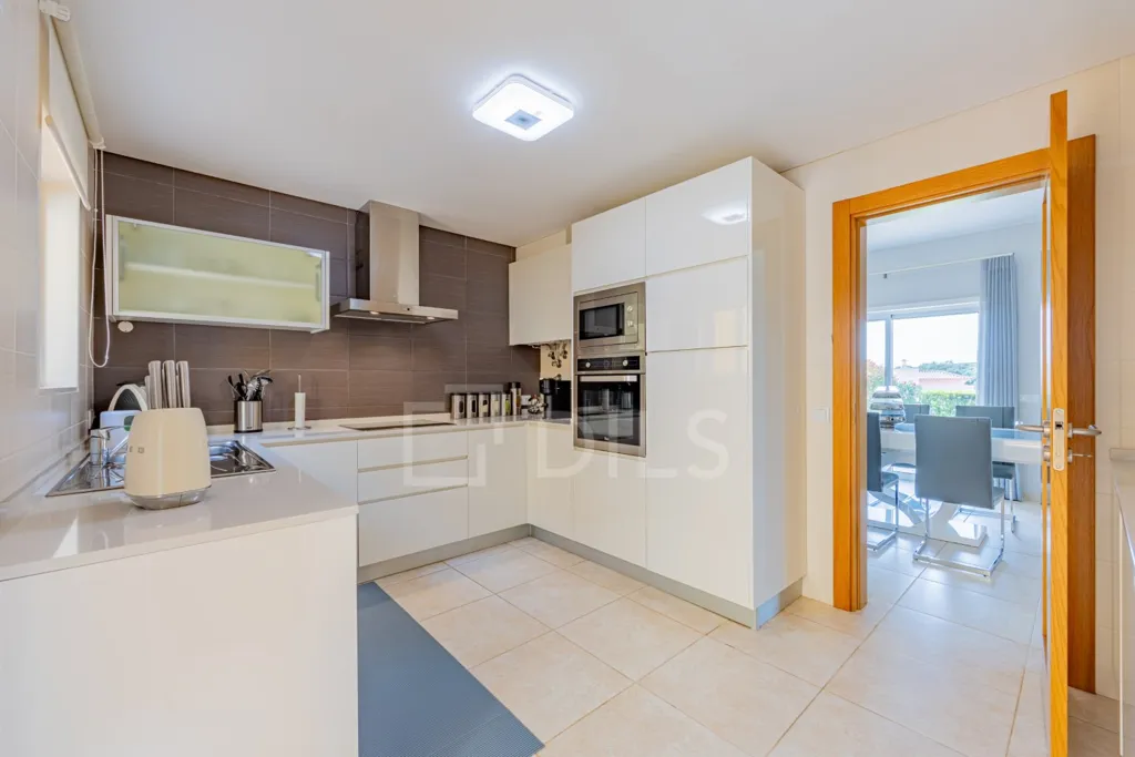Cuisine - Modern Villa with Private Terrace in Vilamoura