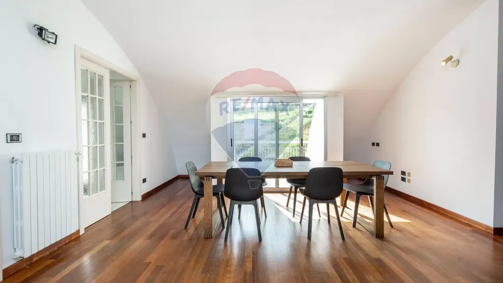 Salle à manger - Mansard Apartment in Historic Building, Enna