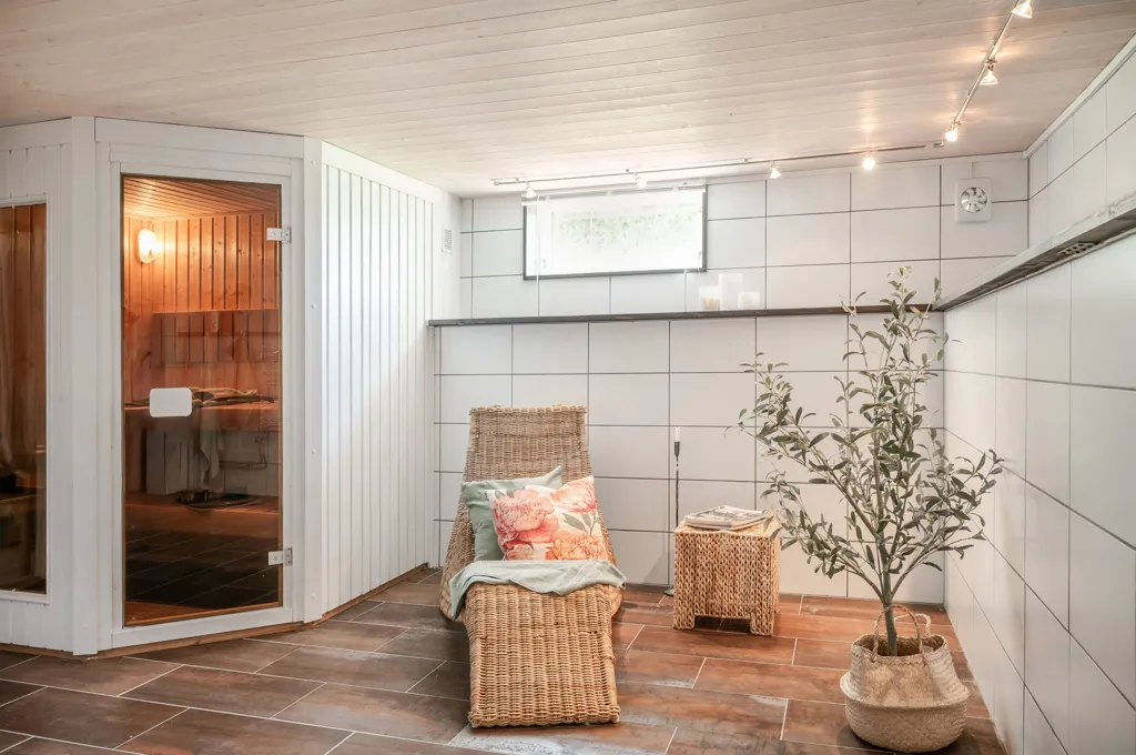 Toad - Renovated Villa with Pool in Färjestad