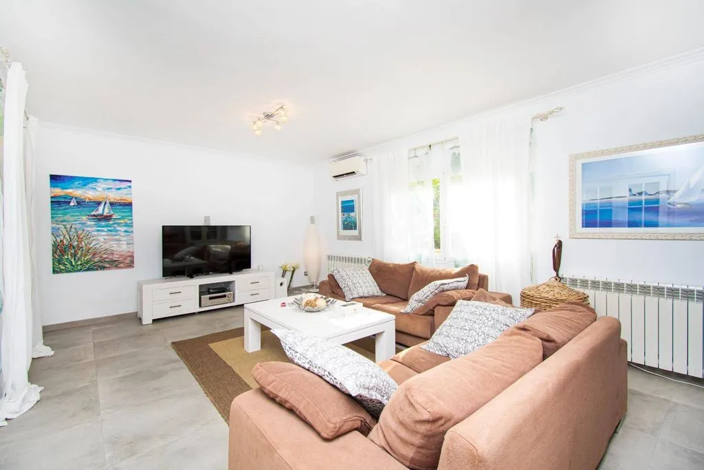 Elutuba - Reformed Chalet with Pool in Peguera, Mallorca