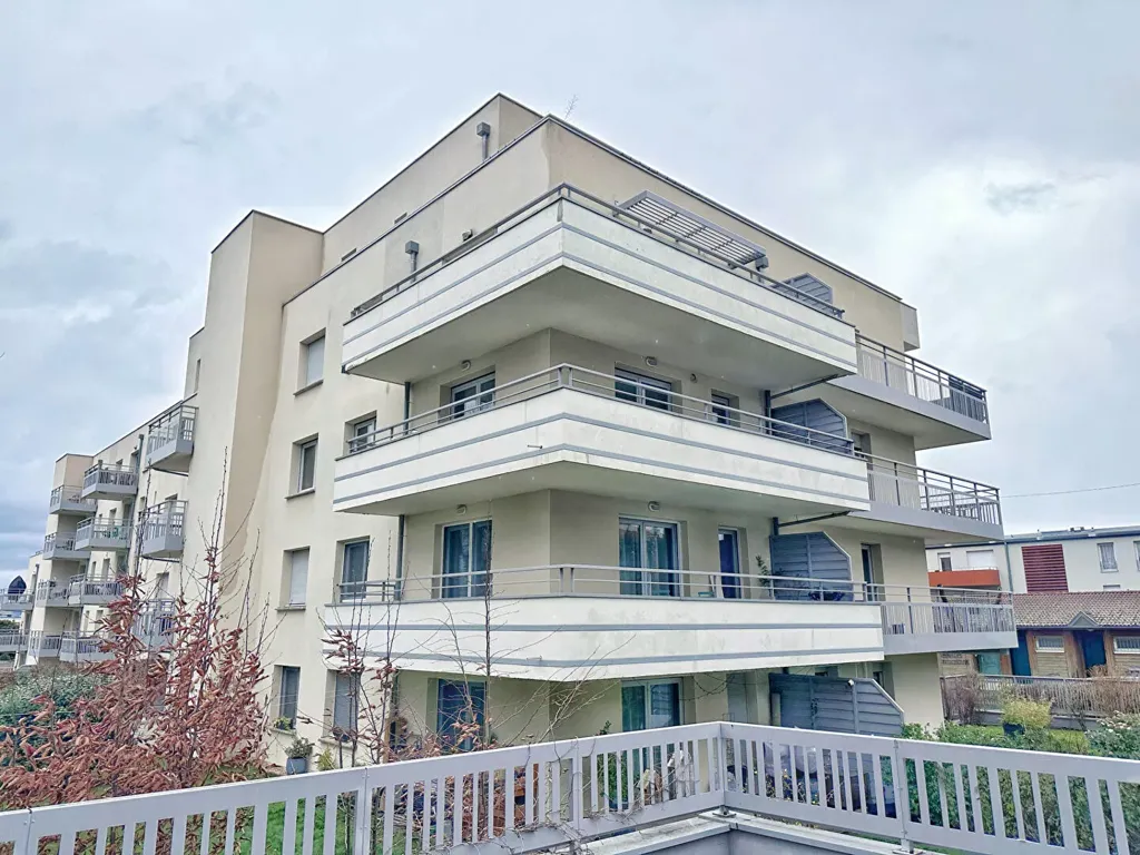 Balcony - Modern Apartment with Terrace in Champfleuri