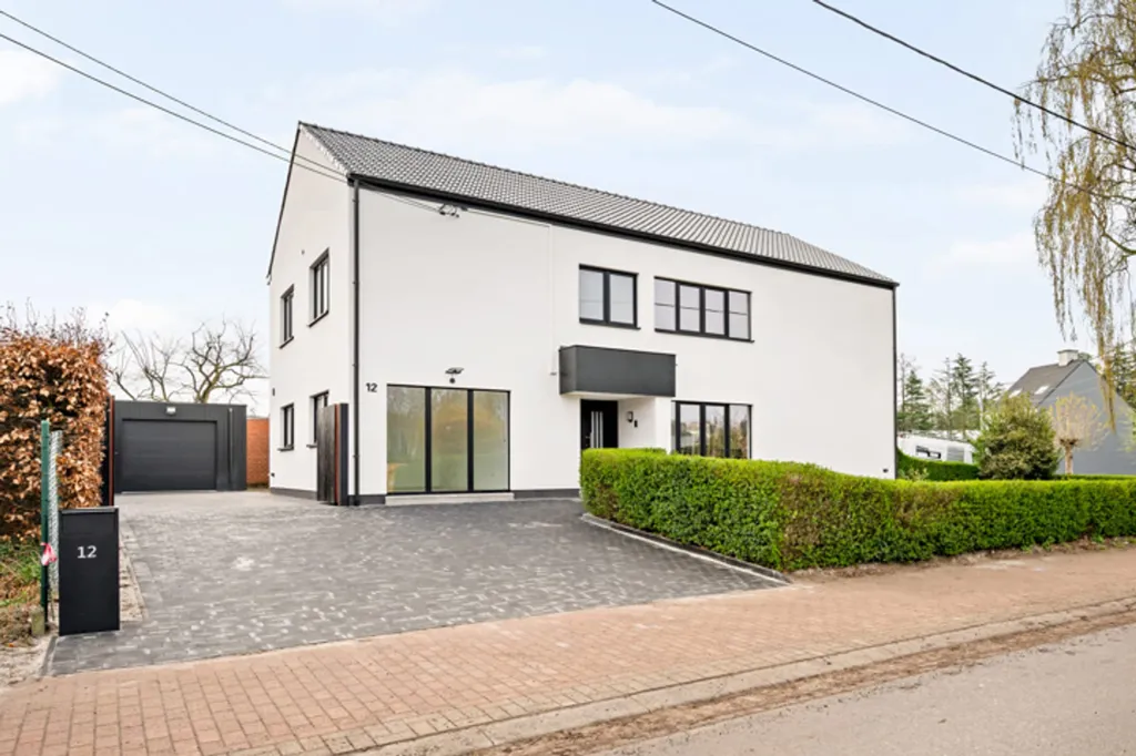 Extérieur - Maison Rénovée avec Terrasse à Temse