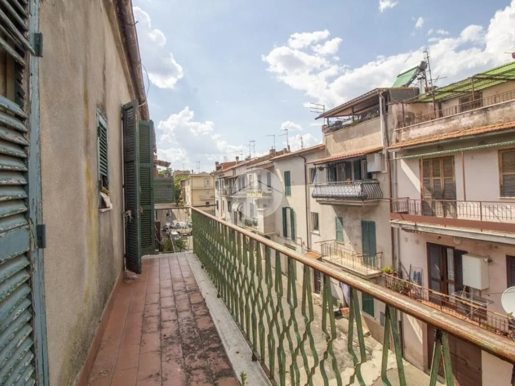 Rõdu - 3-Room Apartment with Balcony in Moricone