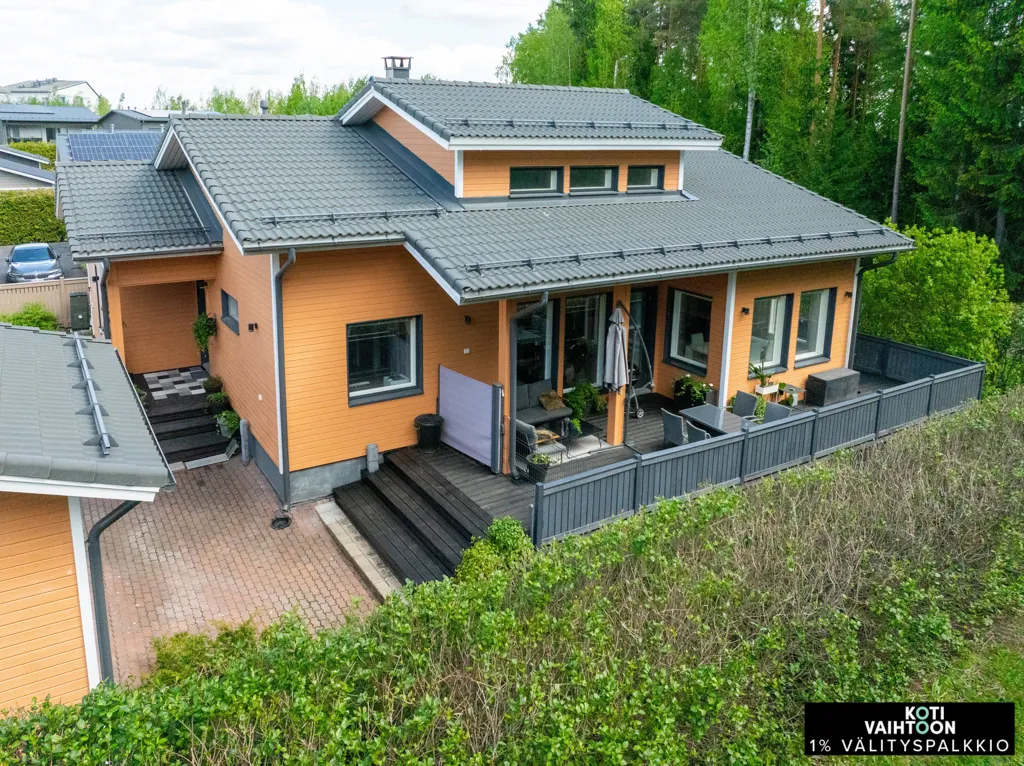 Õhuvaade - Architect-Designed House with Sauna in Tuusula