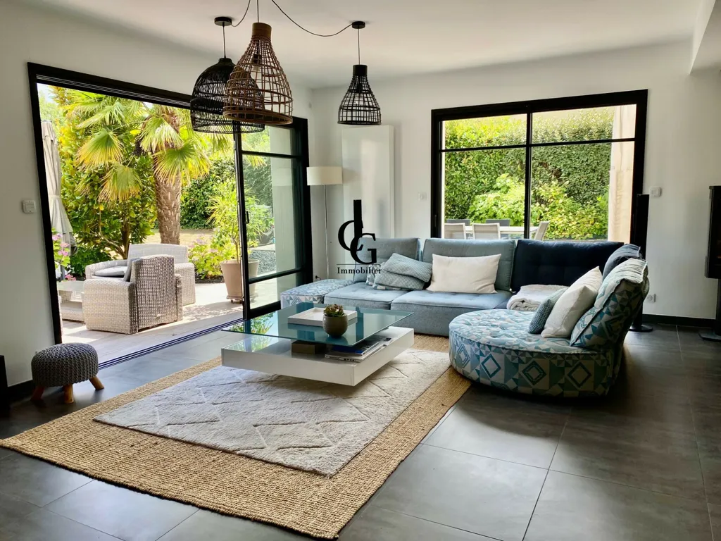 Elutuba - House with Pool and Garden in Haute-Goulaine