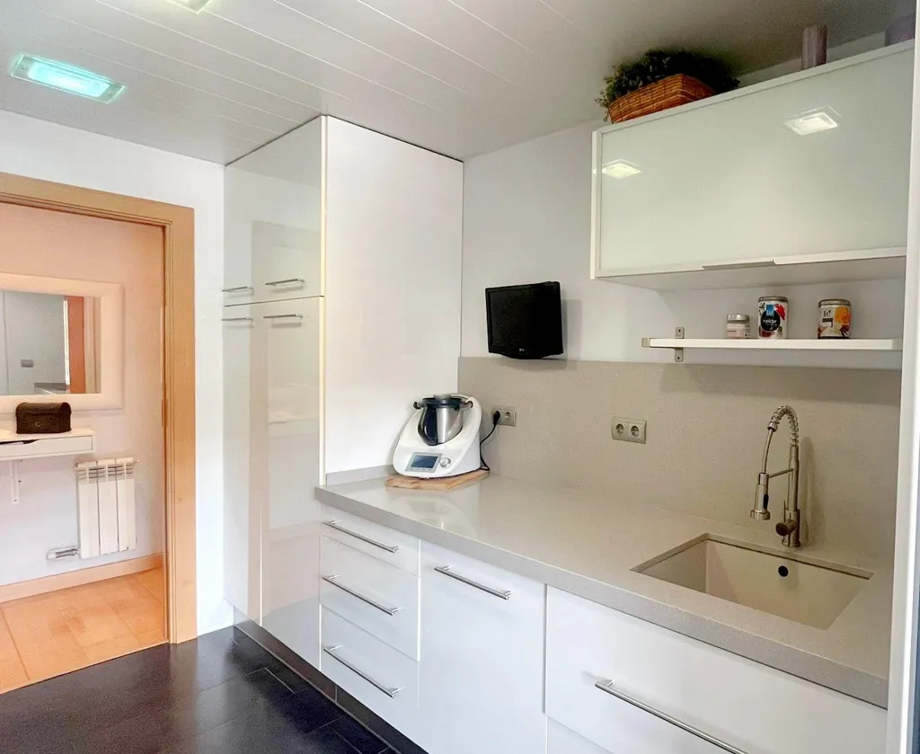 Köök - Modern Apartment with Large Terrace in Mas Lluí