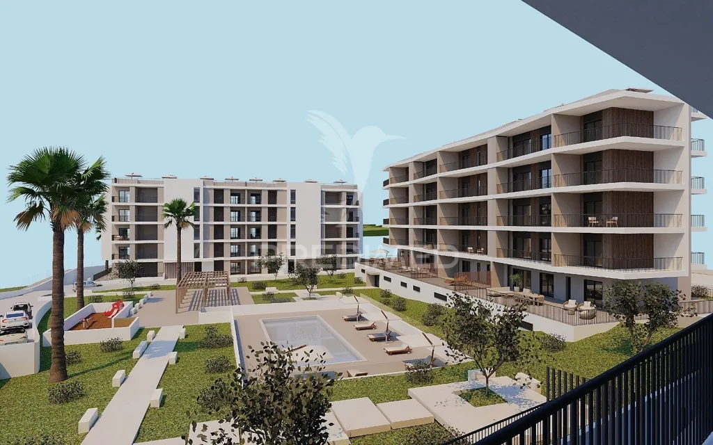 T2 Apartment with Seafront Access in Portimão