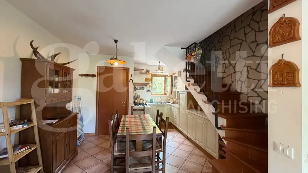 Salle à manger - Panoramic Semi-Detached Villa in Rocca Di Cambio