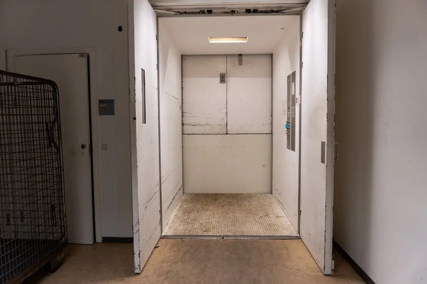 Entrée - Flexible Business Premises with Showroom in Allerød