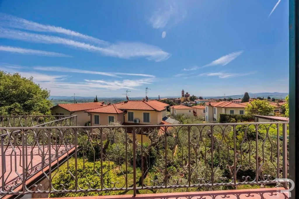 Rõdu - Luxury Villa with Olive Garden in Sinalunga