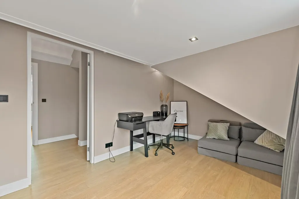 Séjour - Renovated Apartment with Balcony in Blijdorp