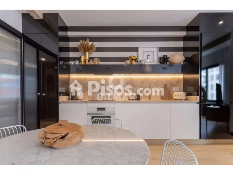 Cuisine - Bright Apartment with Balcony in Malasaña