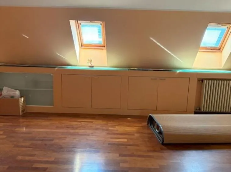 Pièces - Duplex Apartment with Balcony and Terrace in Rende