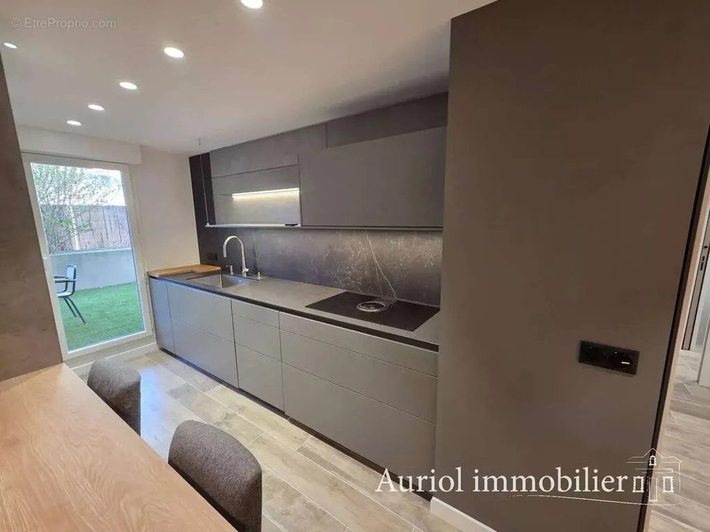 Cuisine - Appartement T3 Rez-de-jardin avec Jardin à Marseille 9e