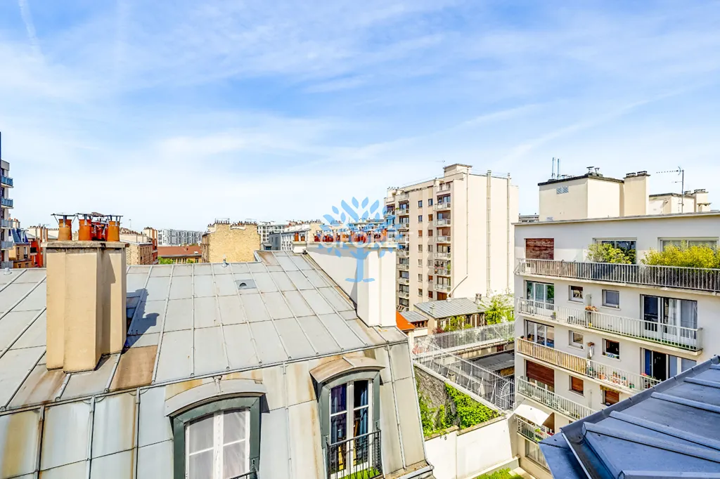 Terrass - 2-Bedroom Paris Flat with Balcony