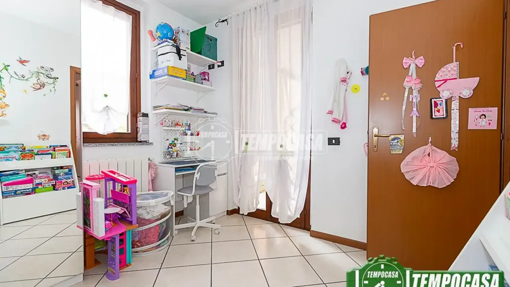 Chambres - 3-Bedroom Apartment with Balcony in Spino d'Adda