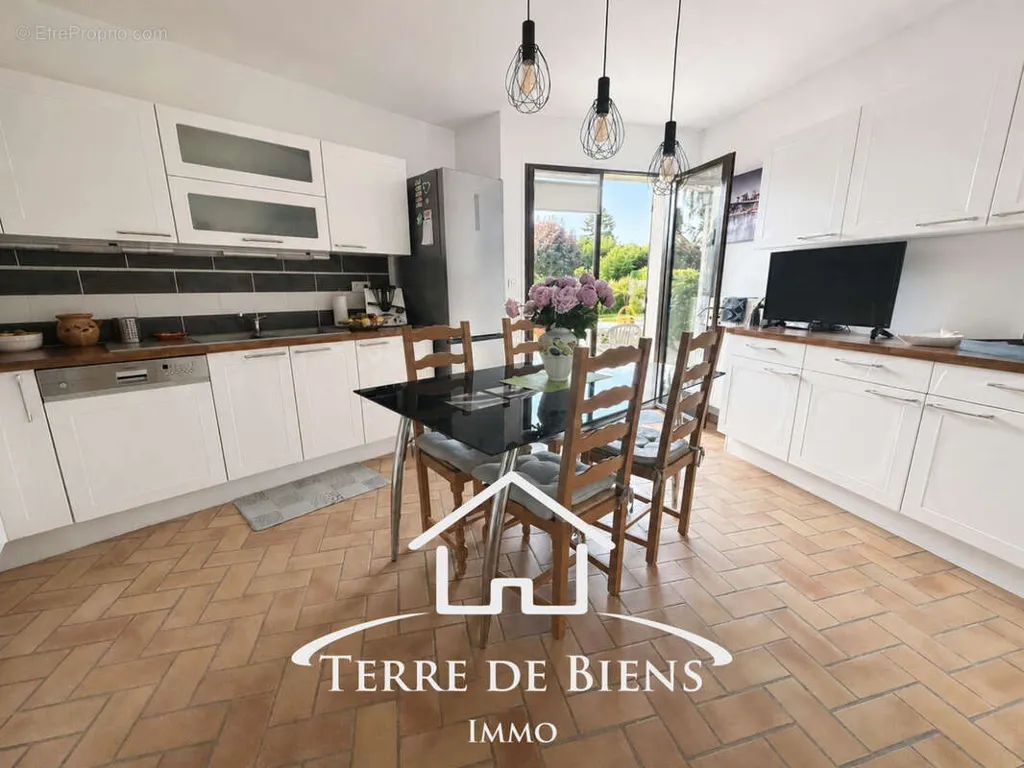Cuisine - Maison d'Architecte avec Jardin à Soissons