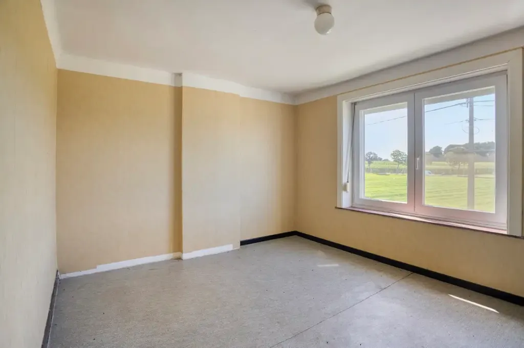 Stanze - Renovatable House with Expansive View in Glabbeek