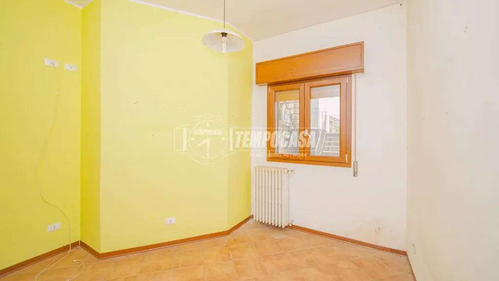 Pièces - Spacious Triplex with Balcony in Vigevano