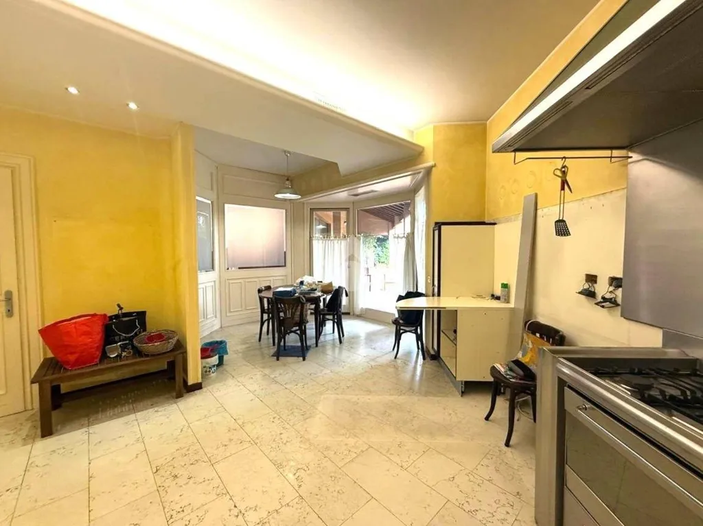Cuisine - Villa with Balcony in Central Trecate
