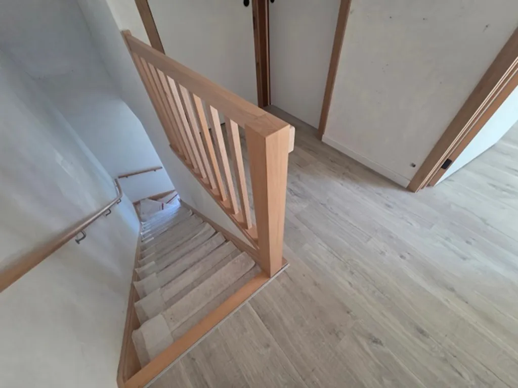 Pièces - Maison semi-détachée avec terrasse et jardin à proximité