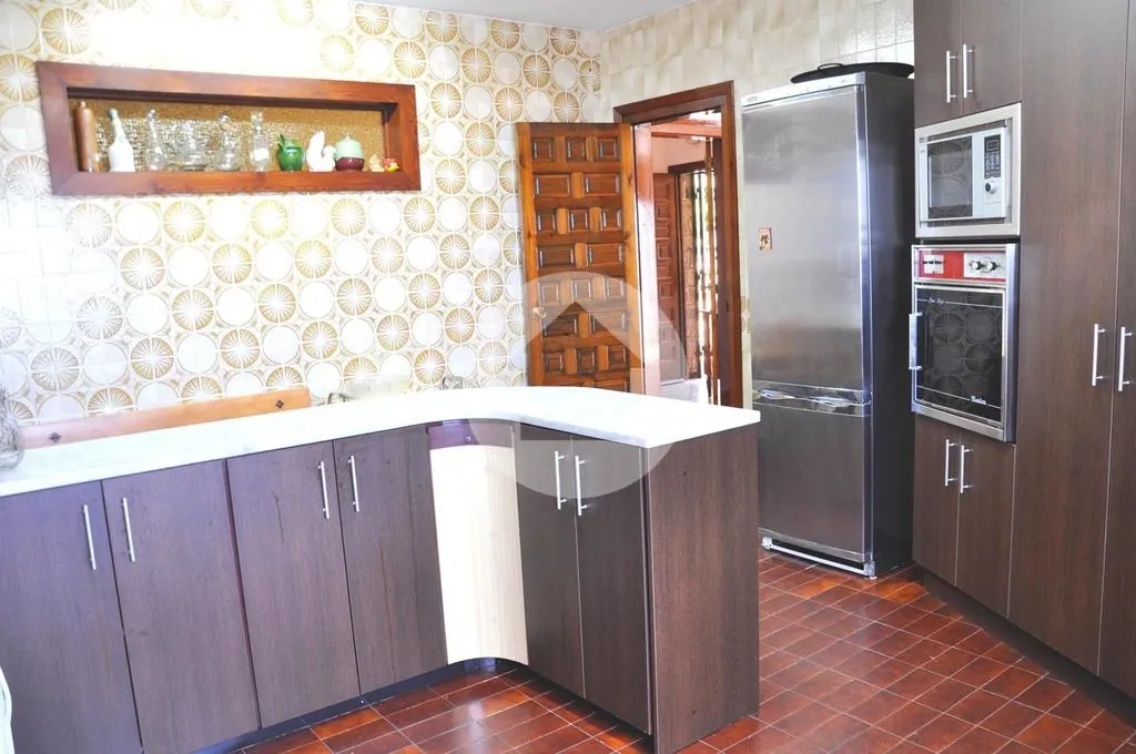 Cuisine - Luxury Villa with Pool in Santa Susanna